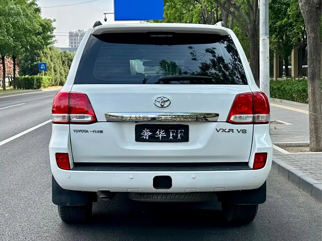 Toyota Land Cruiser 2010 — фото 17