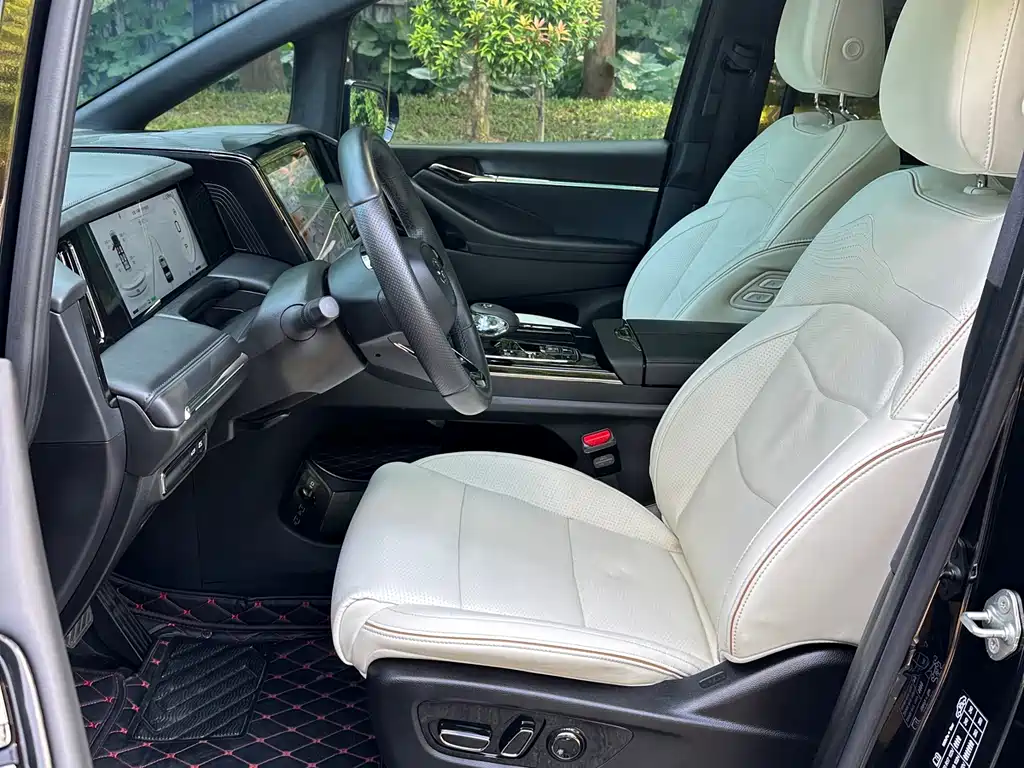 GAC Motor Trumpchi M8 2023 — фото 3