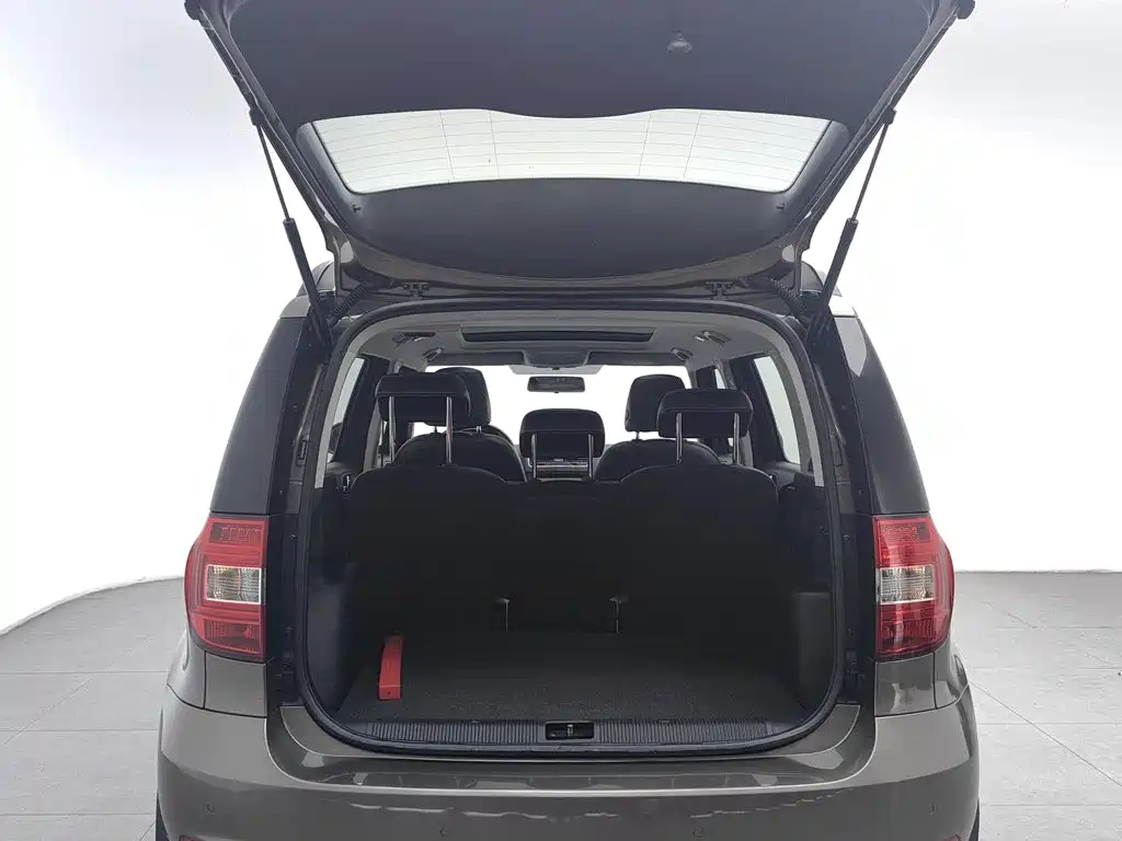 Skoda Yeti 2017 — фото 16