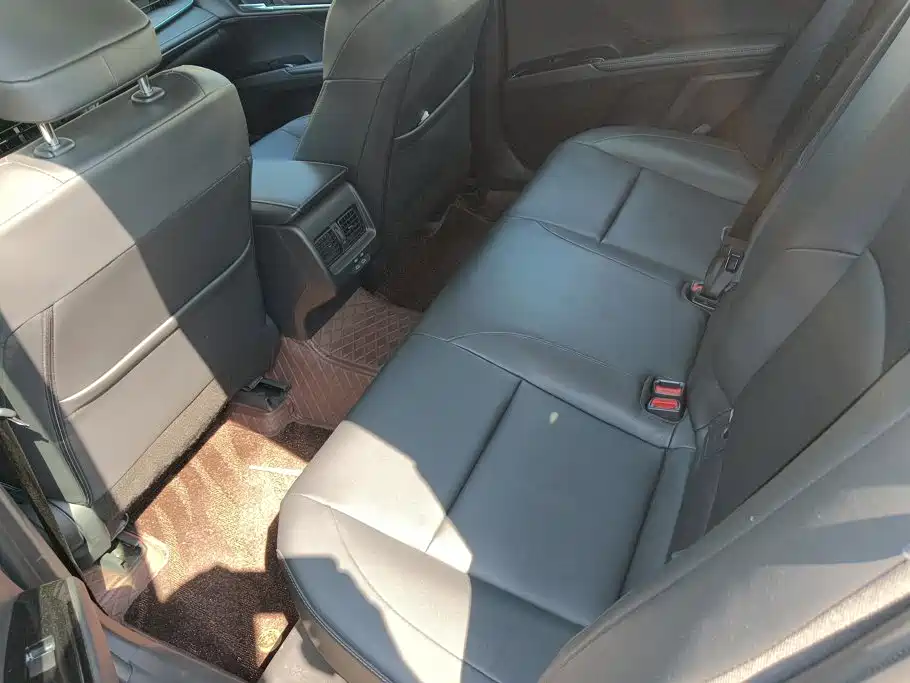 Toyota Camry 2025 — фото 11