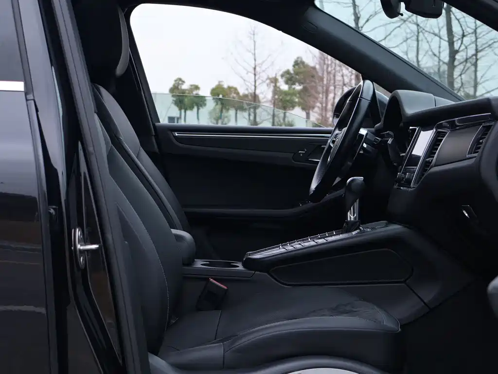 Porsche Macan 2016 — фото 12