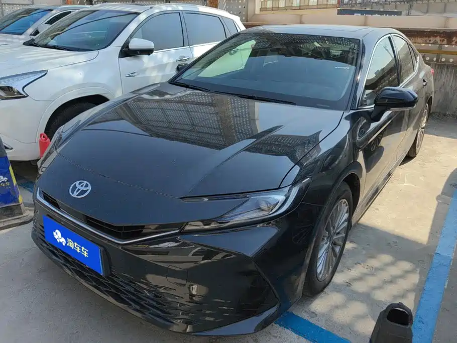 Toyota Camry 2025