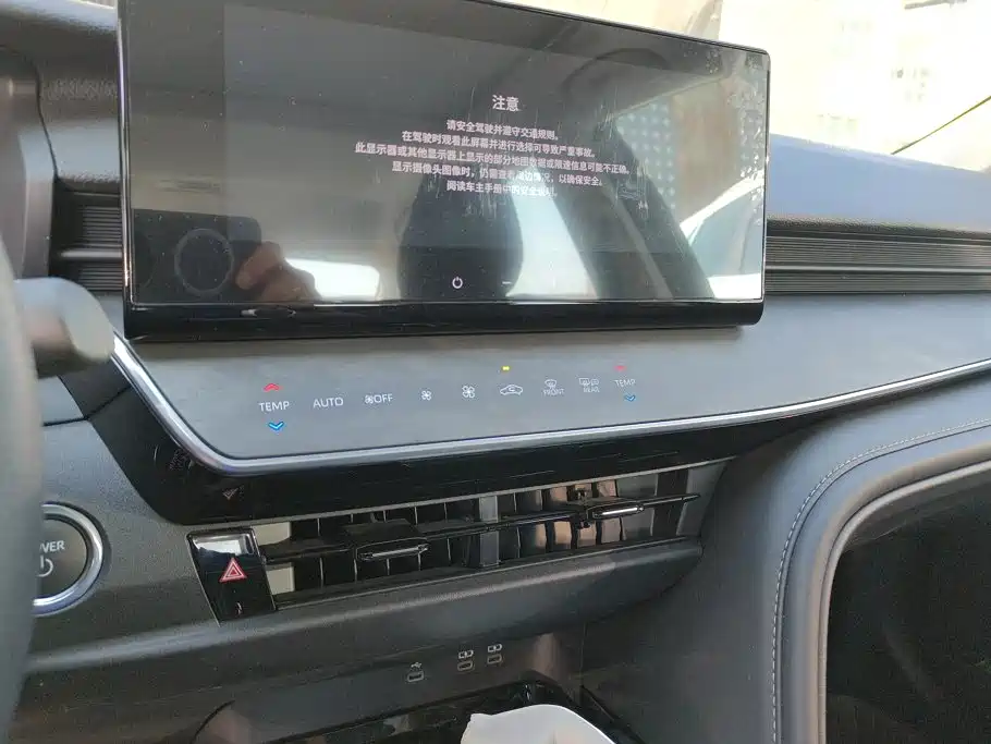 Toyota Camry 2025 — фото 13