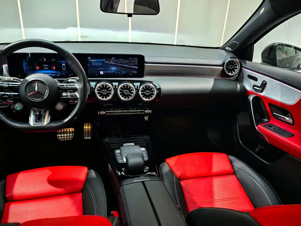 Mercedes-Benz A-Class AMG 2024 — фото 5