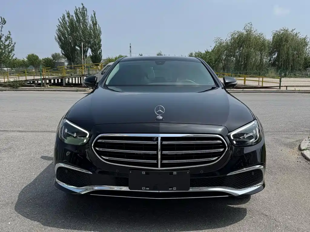 Mercedes-Benz E-Class 2023