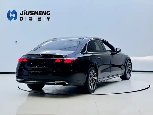 Mercedes-Benz E-Class 2024