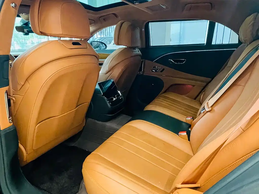 Bentley Flying Spur PHEV 2023 — фото 16