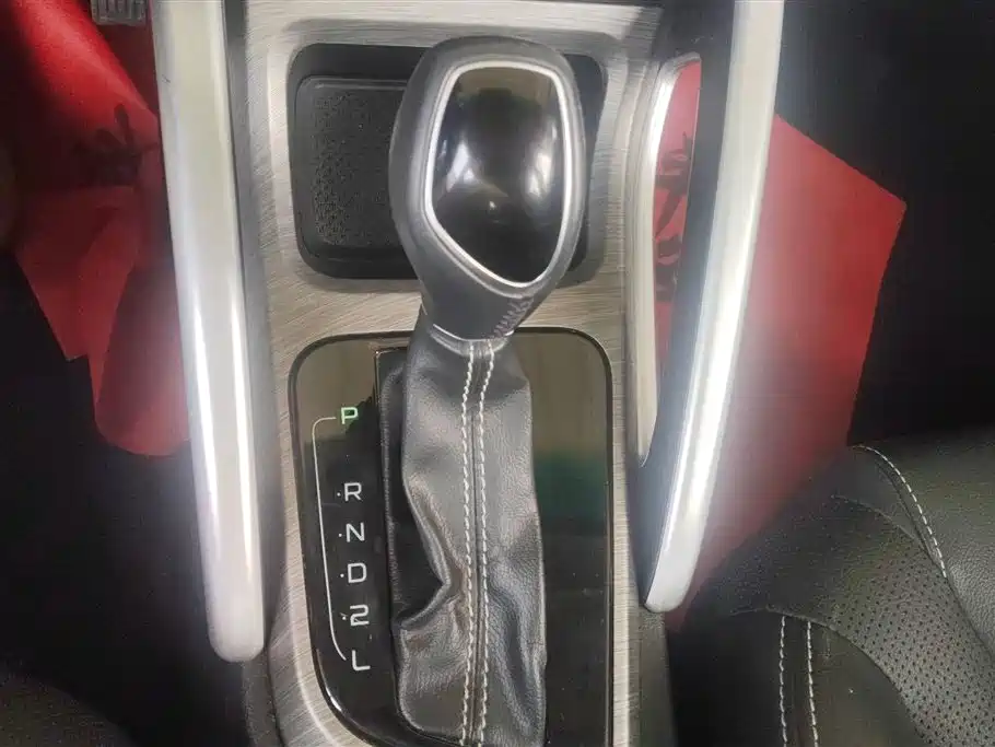 Geely Vision X3 2018 — фото 16