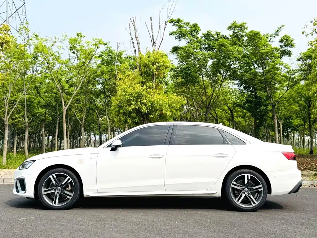 Audi A4L 2021 — фото 3