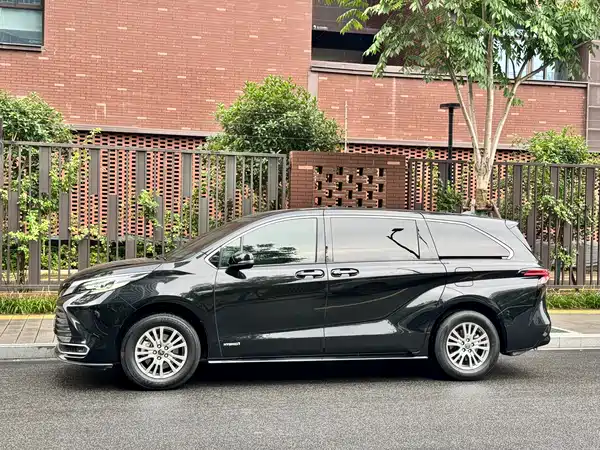Toyota Sienna 2022