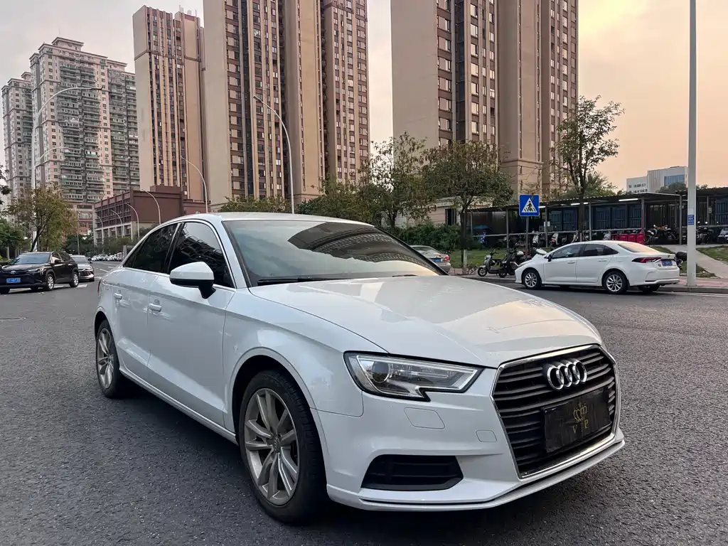 Audi A3 2017 — фото 1