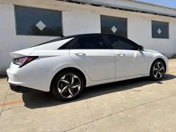 Hyundai Elantra 2021