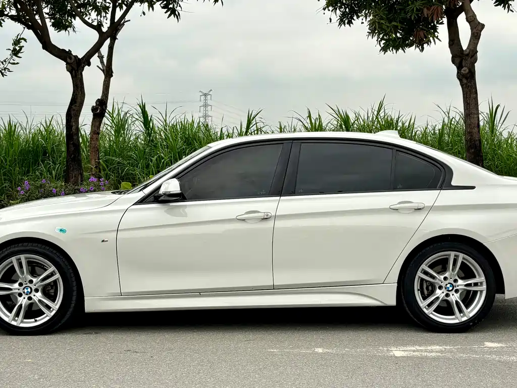 BMW 3 Series 2017 — фото 12