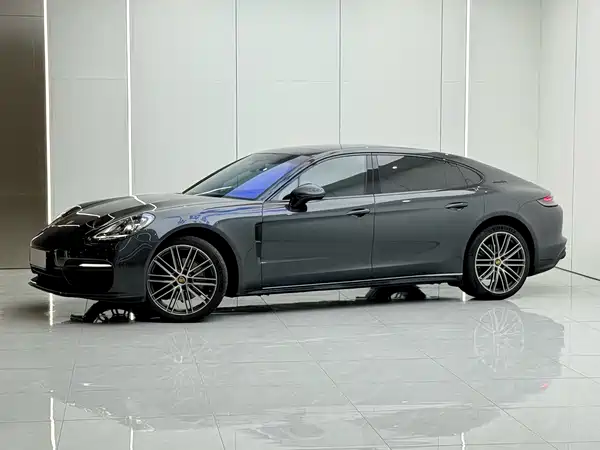 Porsche Panamera 2023