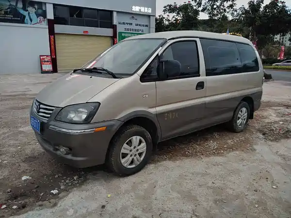 Dongfeng Lingzhi 2014