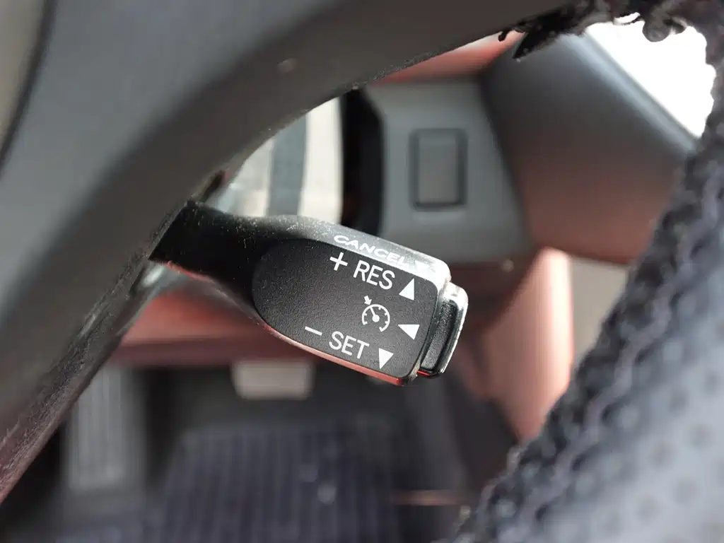 Toyota RAV4 2019 — фото 14