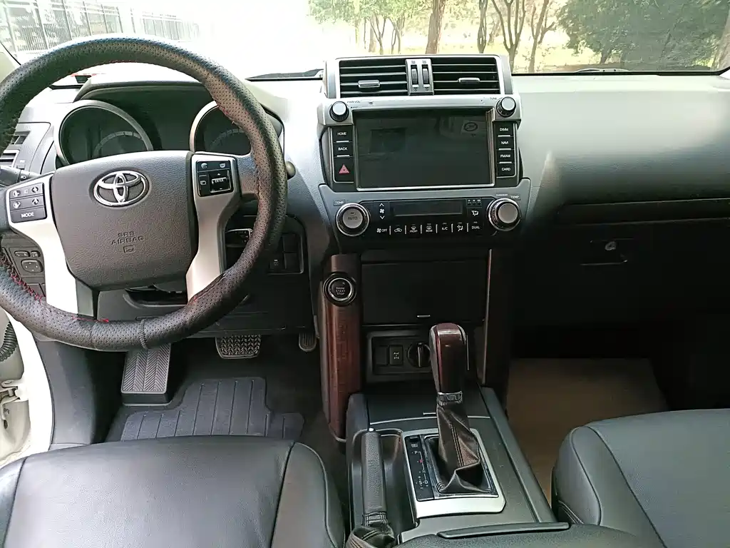Toyota Prado 2017 — фото 6