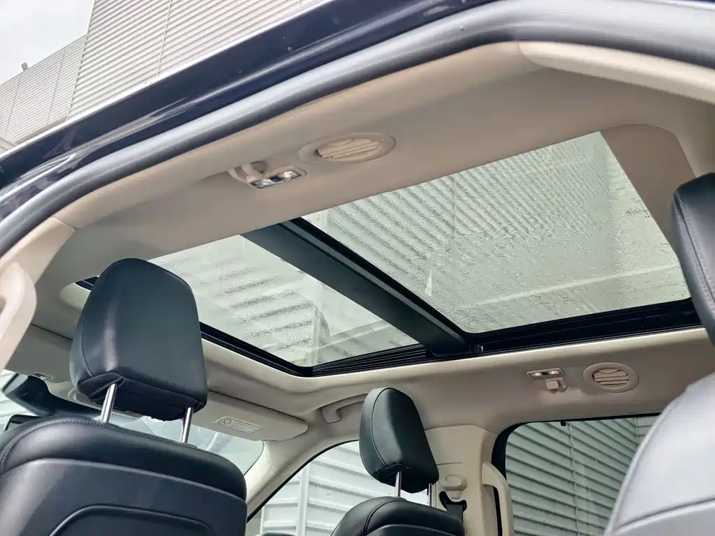 Ford Explorer 2022 — фото 17