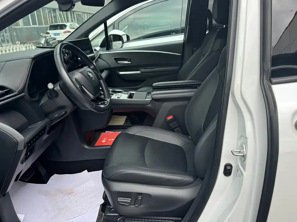 Toyota Sienna 2023