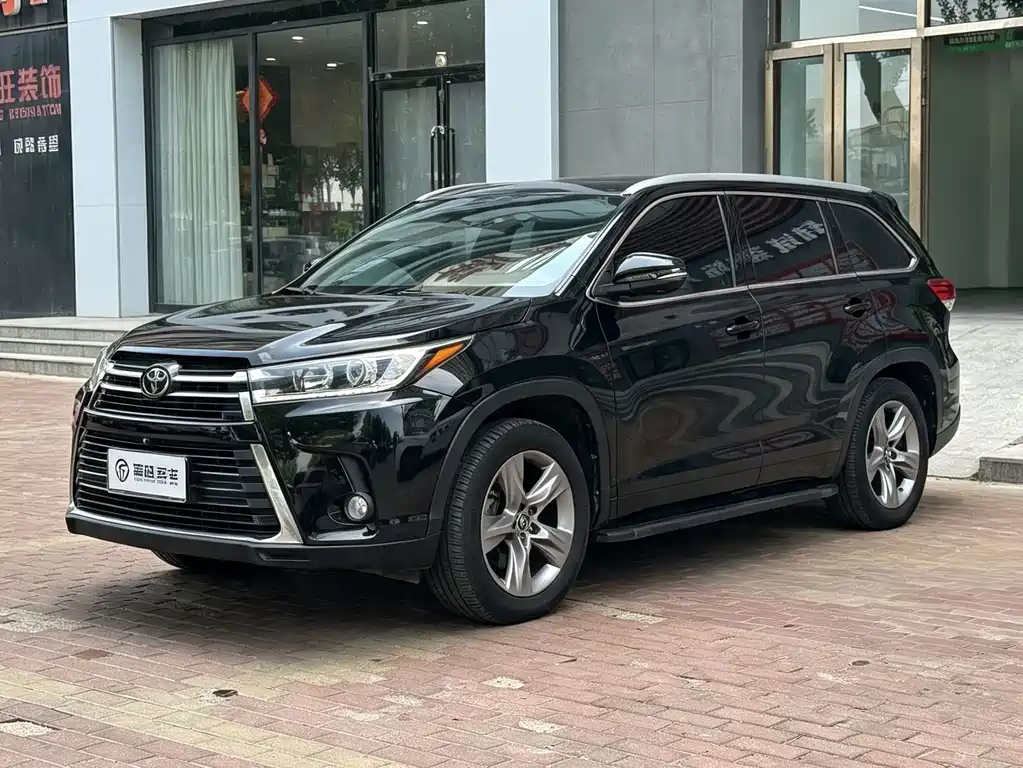 Toyota Highlander 2019 — фото 1