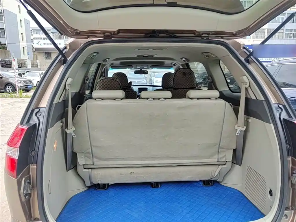 BYD M6 2014 — фото 19