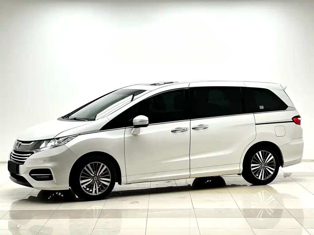 Honda Odyssey 2019 — фото 1