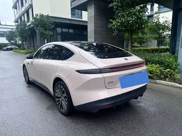 NIO ET5 2024