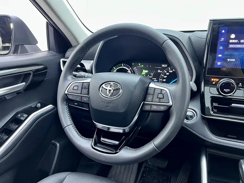 Toyota Highlander 2023 — фото 25