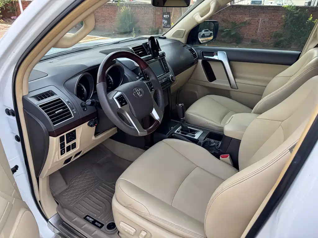 Toyota Prado 2014 — фото 12