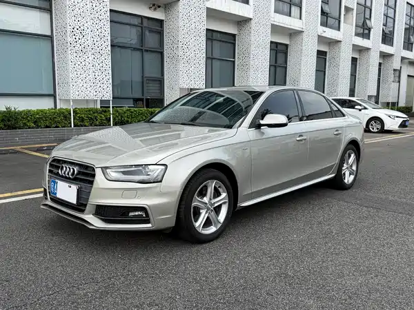 Audi A4L 2015