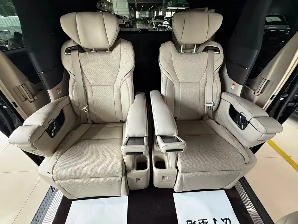Toyota Alphard 2025 — фото 17