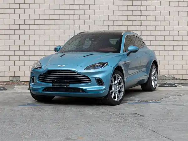 Aston Martin DBX 2022