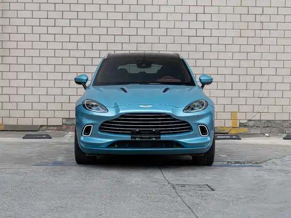 Aston Martin DBX 2022