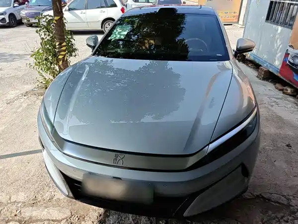 BYD Han L 2025