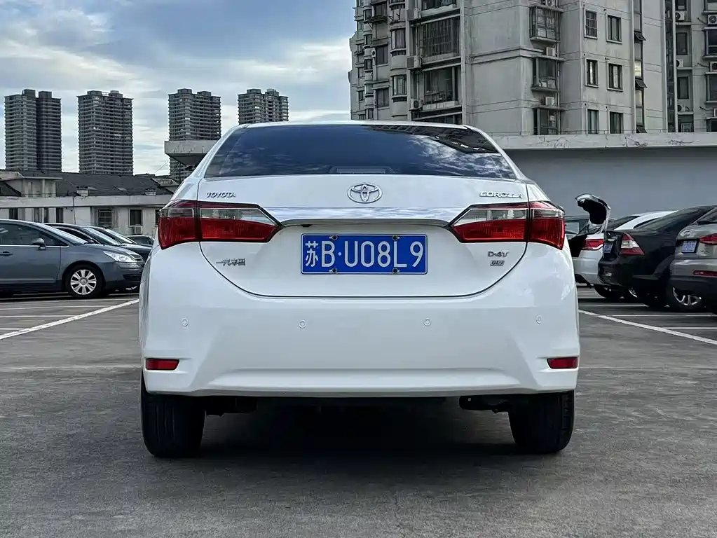 Toyota Corolla 2018 — фото 9
