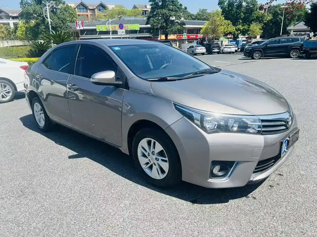 Toyota Corolla 2018 — фото 3