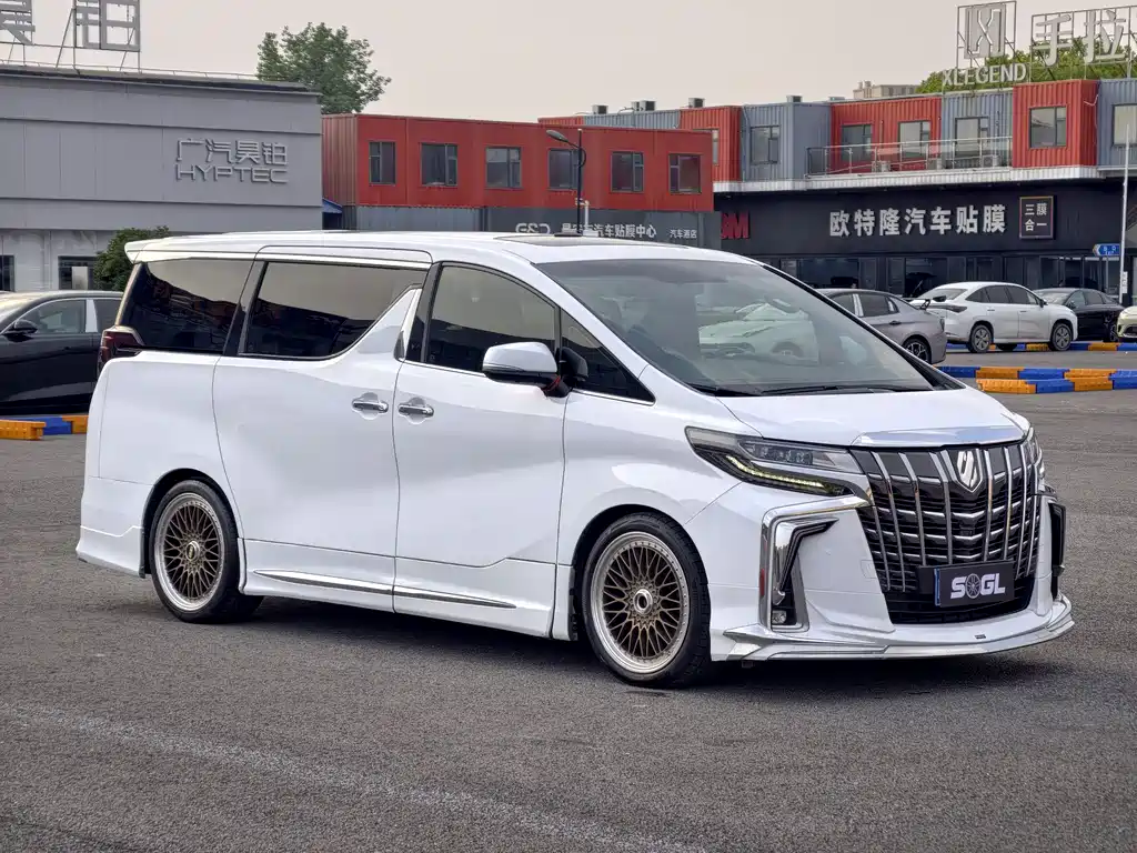 Toyota Alphard 2018 — фото 3