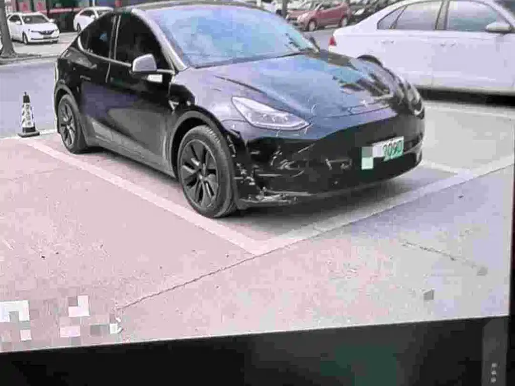 Tesla Model Y 2023 — фото 12