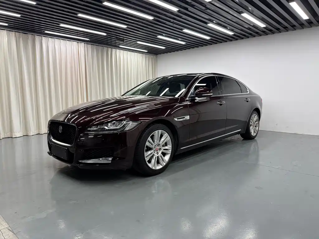 Jaguar XFL 2018 — фото 1