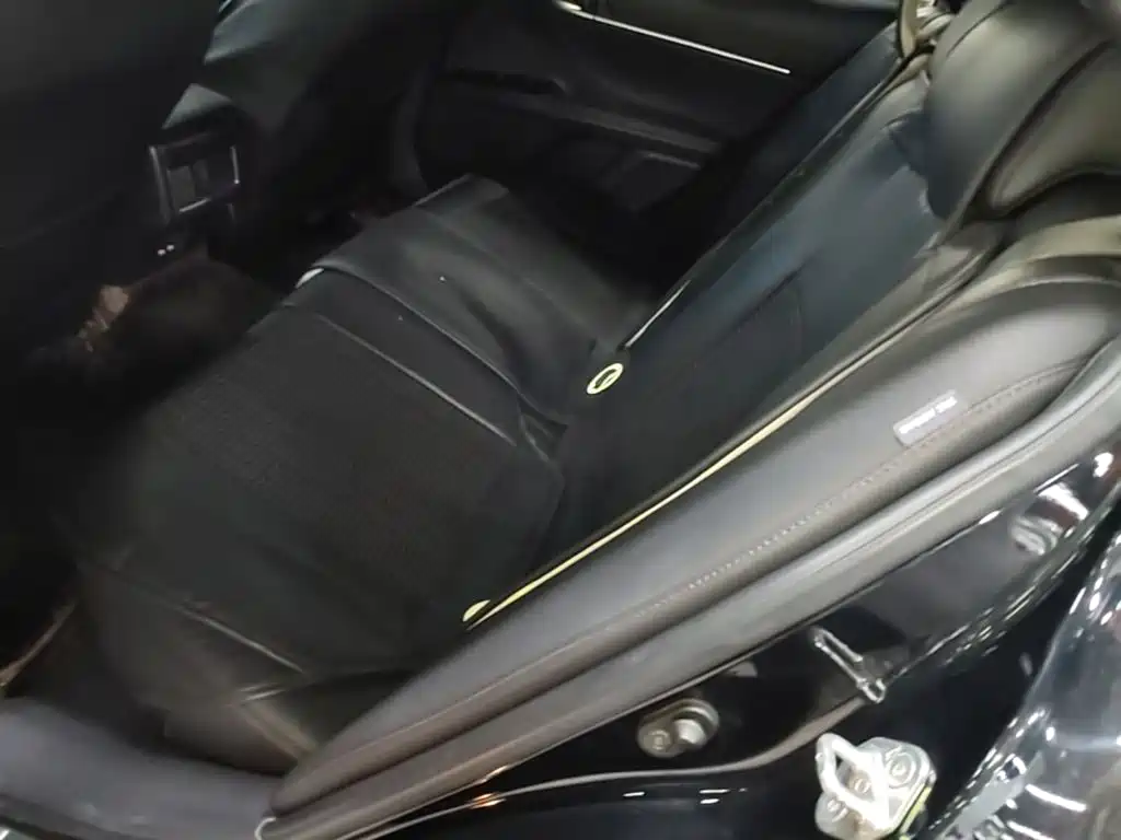 Toyota Camry 2021 — фото 17