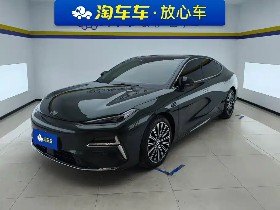 Geely Galaxy Starshine 8 2025 — фото 1
