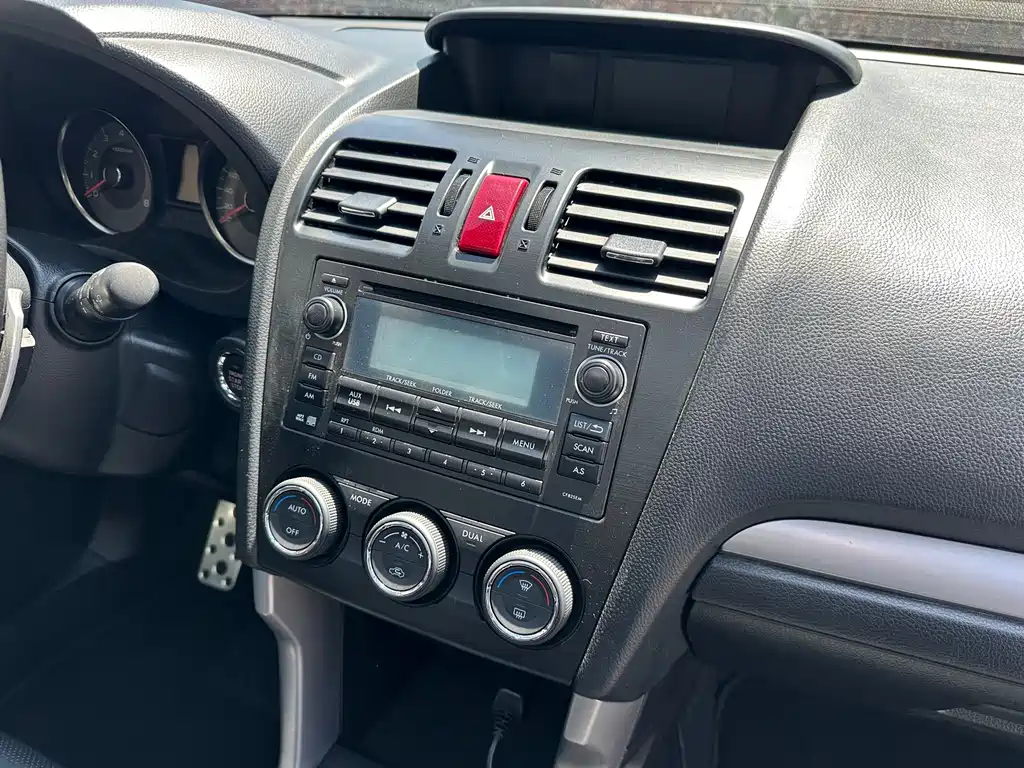 Subaru Forester 2015 — фото 30