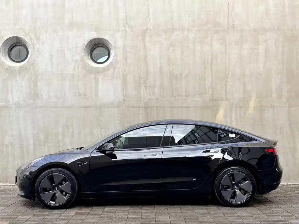 Tesla Model 3 2023 — фото 10