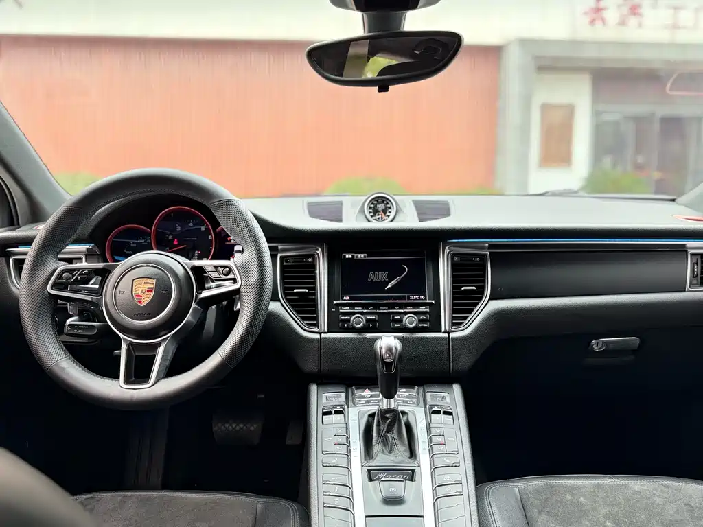 Porsche Macan 2014 — фото 21