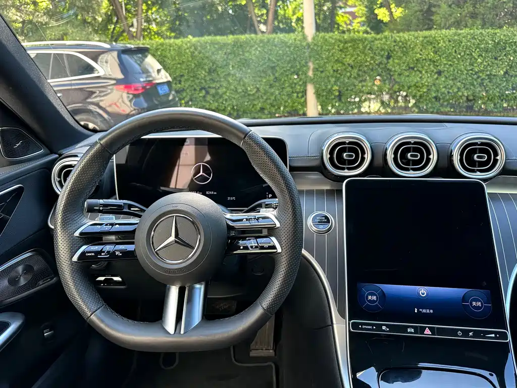 Mercedes-Benz C-Class 2024 — фото 16