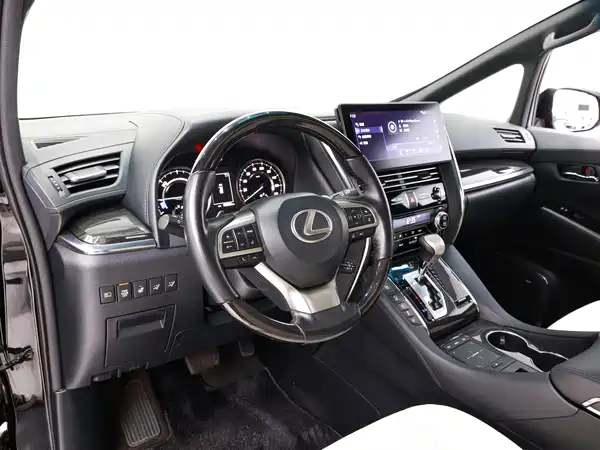Lexus LM 2022