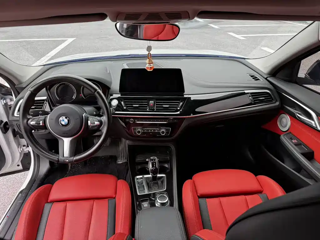 BMW 1 Series 2023 — фото 13
