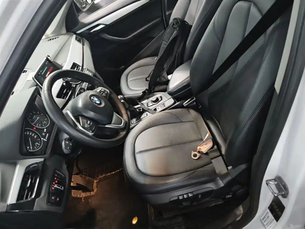 BMW X1 2017 — фото 15