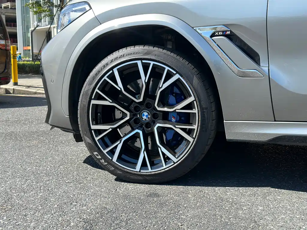 BMW X6 M 2021 — фото 13