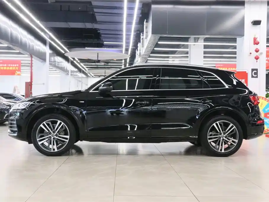 Audi Q5L 2021 — фото 3